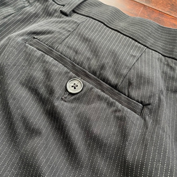 31x32 Black Express Dress Pants with Pinstripes - Picture 7 of 8